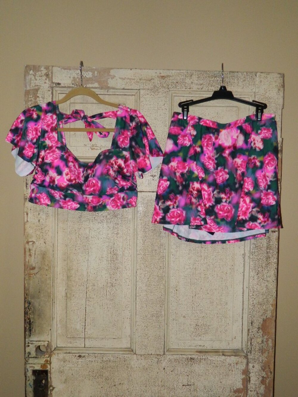 Torrid 2 pc Rose Swimsuit Crop top & Skirt Skort Sz 0/1 (WW-34)